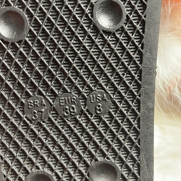 Fuzzy Slippers - Picture 4 of 6